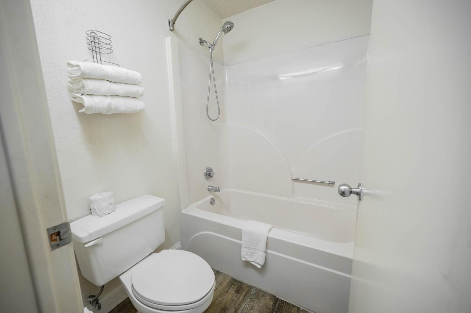 بانديرا River Oak Inn المظهر الخارجي الصورة