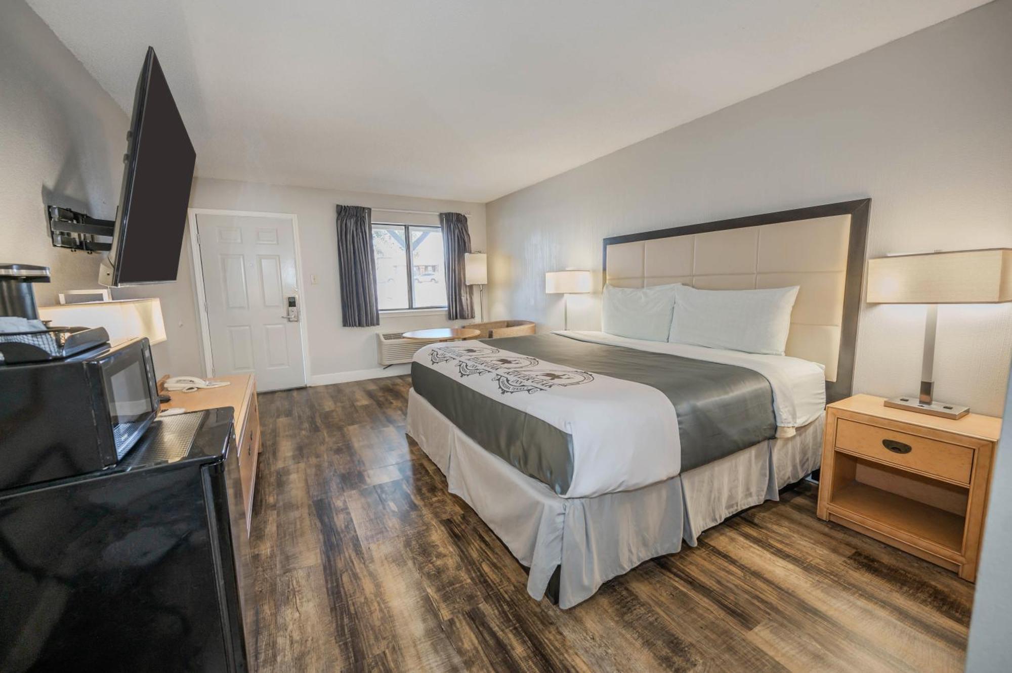 بانديرا River Oak Inn المظهر الخارجي الصورة